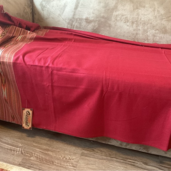 LAST CHANCE $10 INDIA THROW FROM SHREE GAJANAN. HIGH QUALITY. OSWAL COLLECTION - Picture 3 of 10